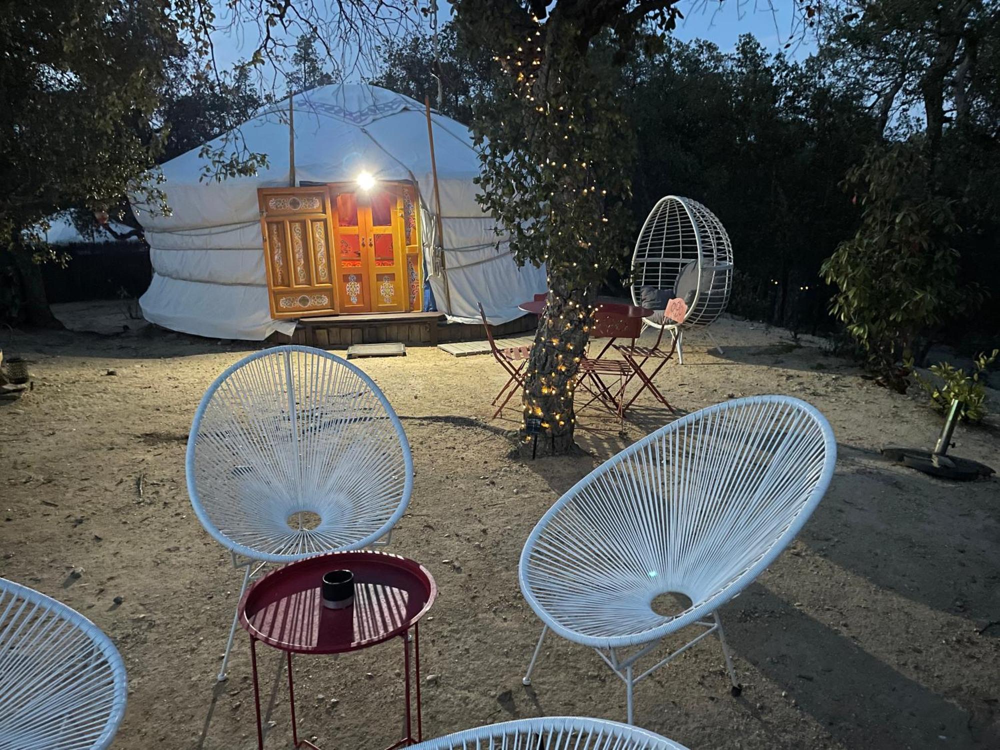 Au Soleil Mongol Bed & Breakfast Sorède Екстериор снимка