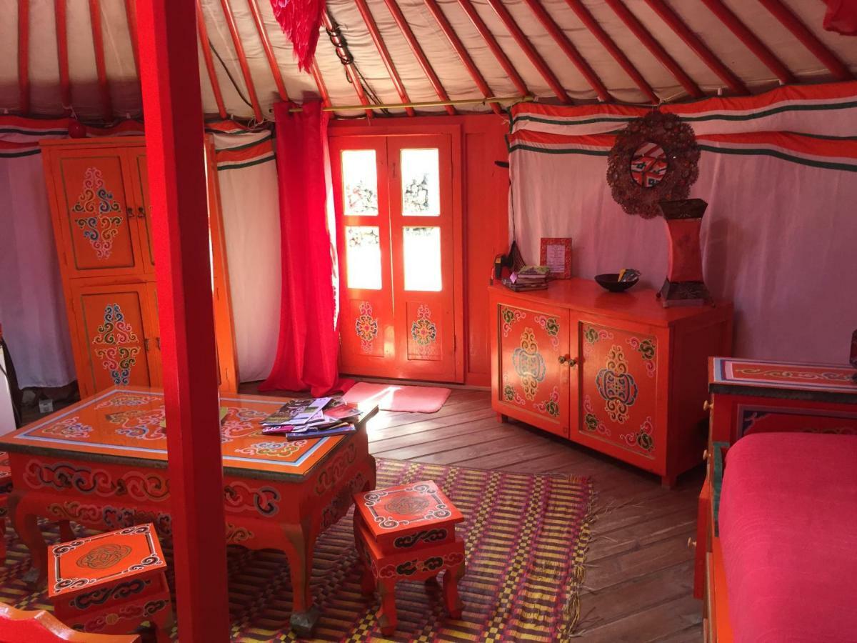 Au Soleil Mongol Bed & Breakfast Sorède Екстериор снимка