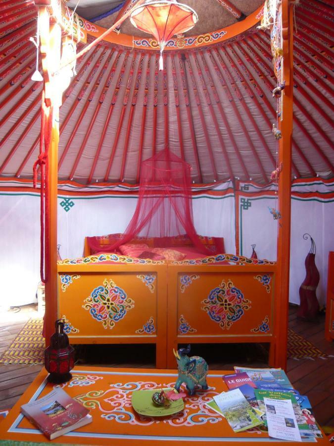 Au Soleil Mongol Bed & Breakfast Sorède Екстериор снимка