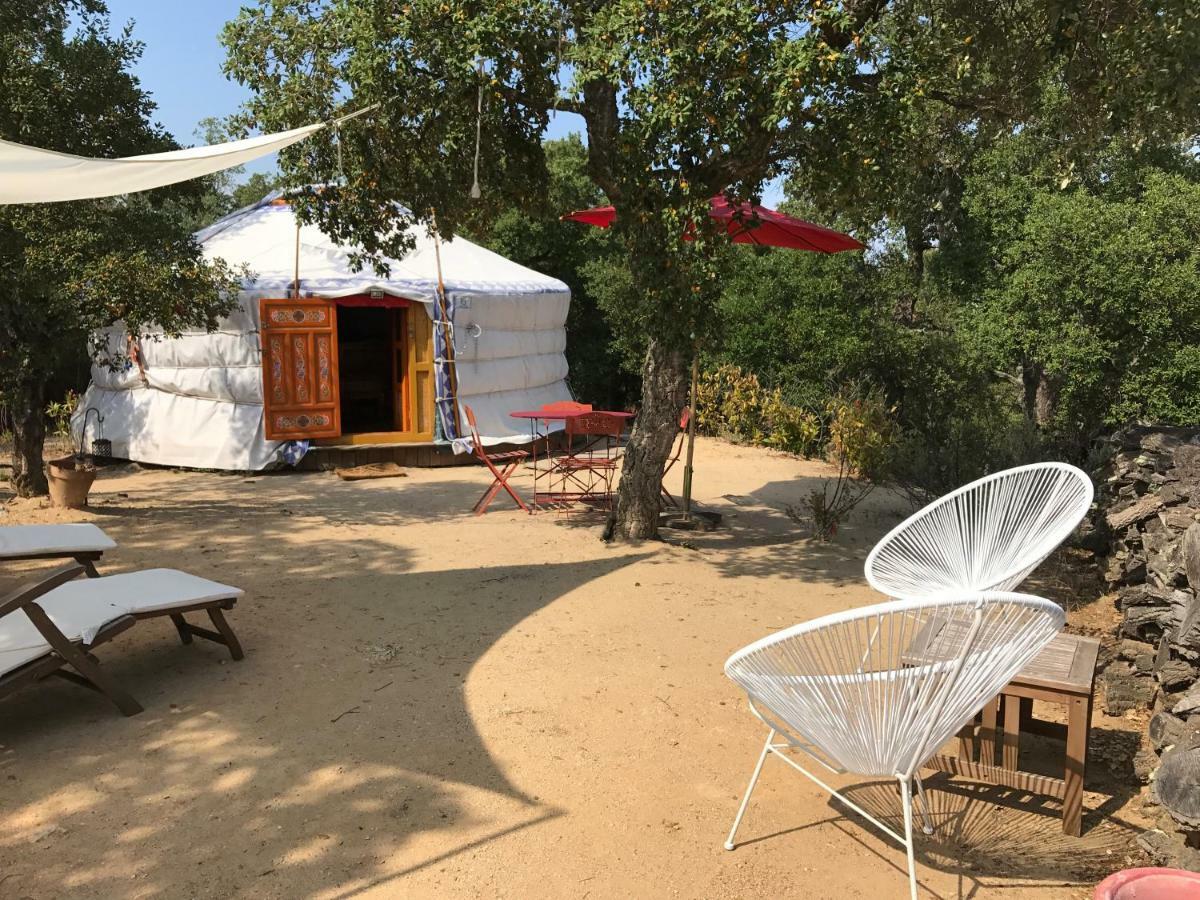 Au Soleil Mongol Bed & Breakfast Sorède Екстериор снимка